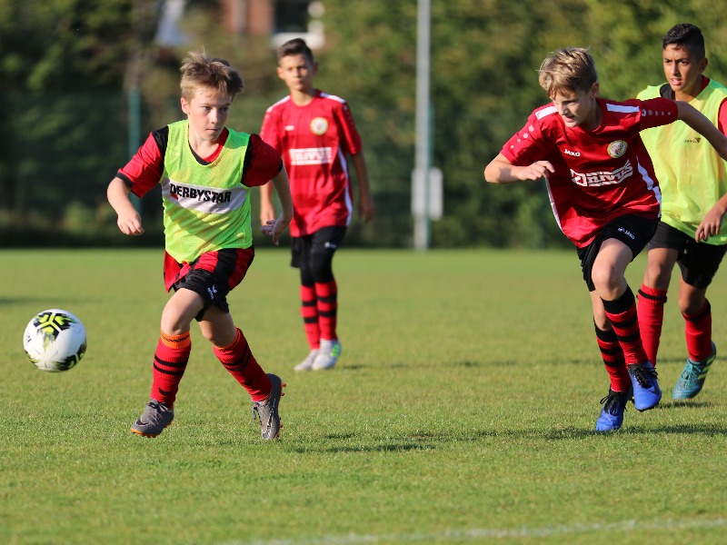 Foto Rocco Bartsch: Johannes Hoffmann (l.) kann in dieser Situation seinen Gegner abschütteln