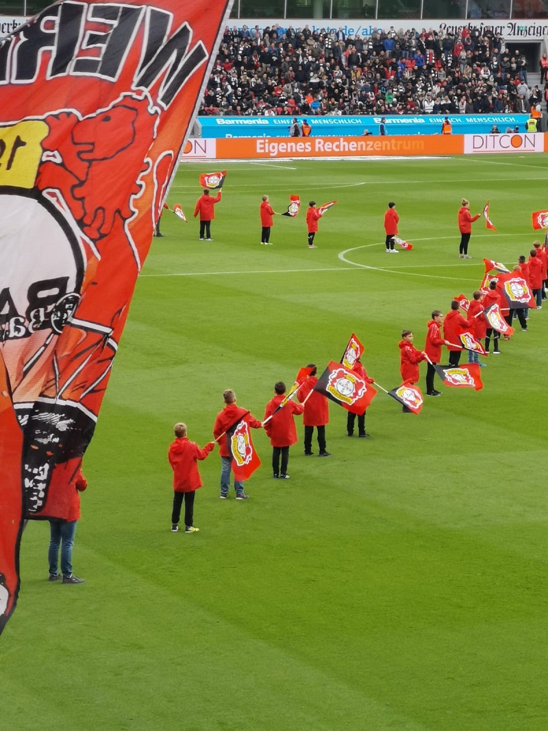 CHOREO Foto Fahnenkinder II