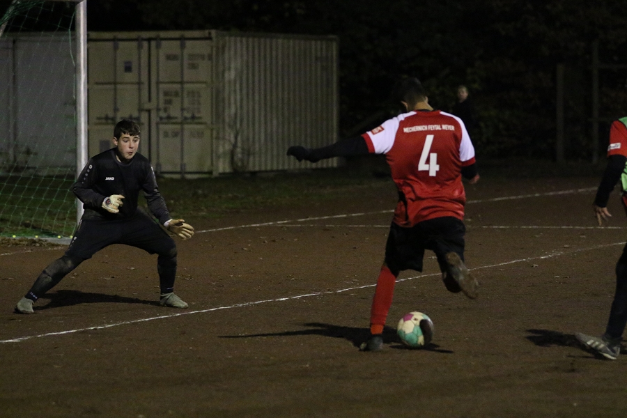 Foto Rocco Bartsch: Ibrahim (Nr. 4) schiebt hier zum 1:1 ein