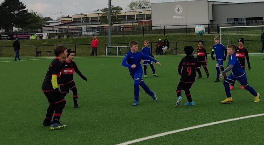 Etienne und Liam bei der Balleroberung